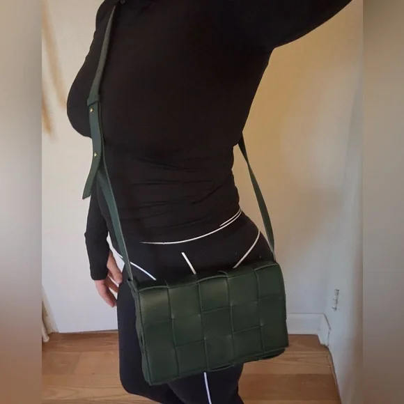 Bottega Veneta Cassette Intrecciato Crossbody Bag Rainforest Green Authentic